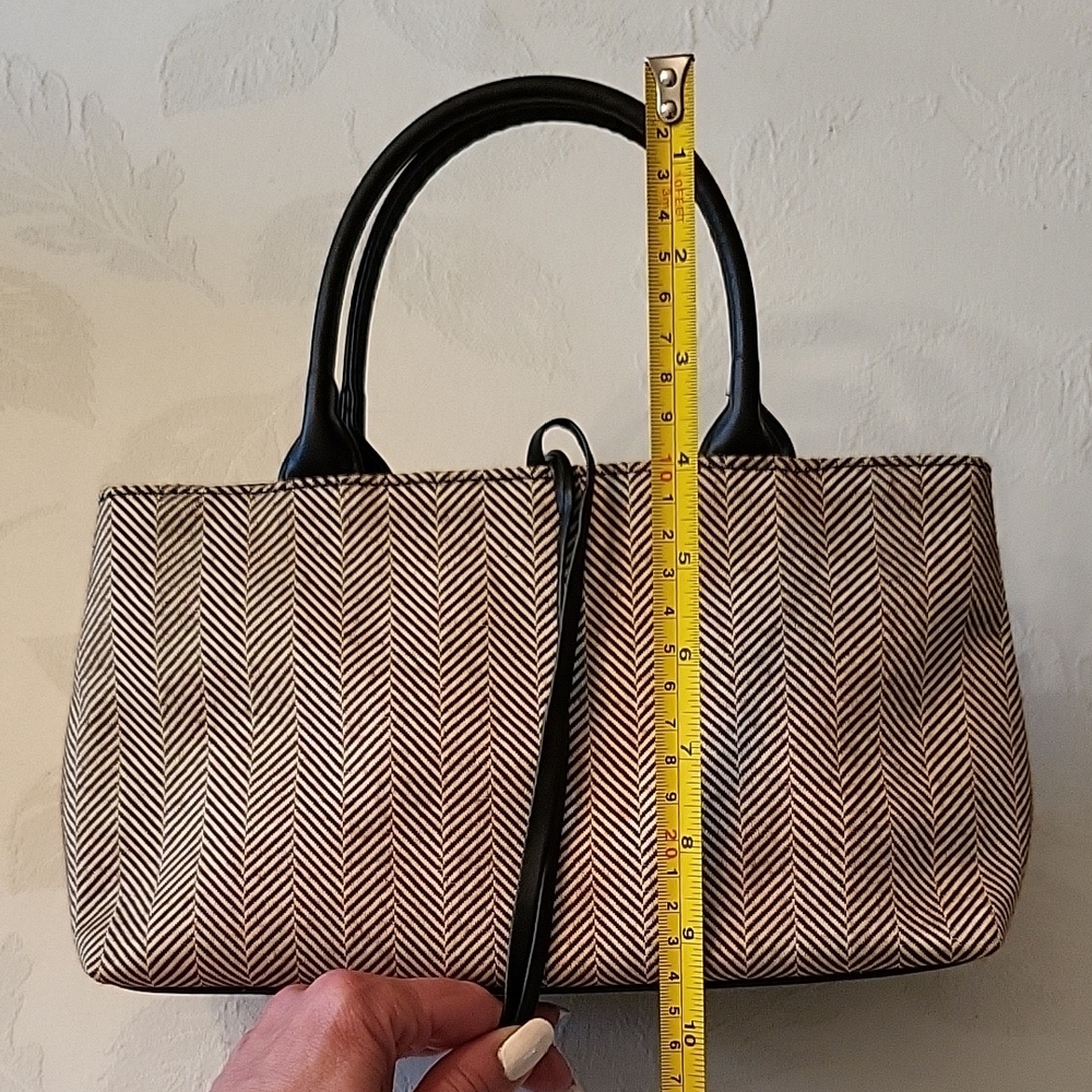 Estee Lauder Beige & Espresso Handbag with Bonus Cosmetic Pouch! - Picture 10 of 11